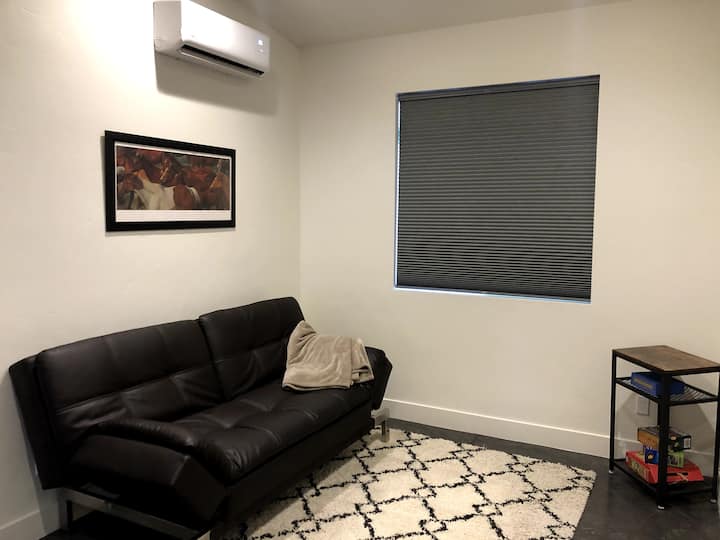 第4间带日式床垫的卧室