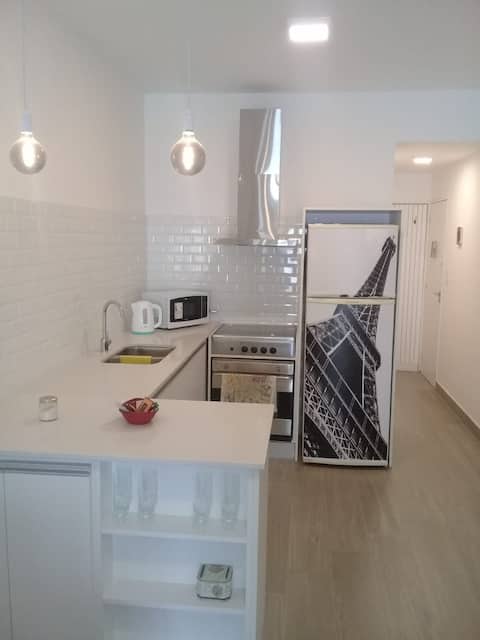 Anuncio de Airbnb popular: Modern Single Room en Area Centro