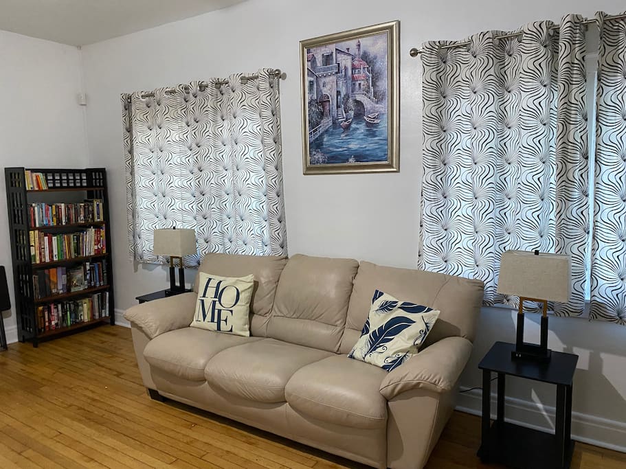 Airbnb Lovely 2-bedroom home in the heart of Syracuse
