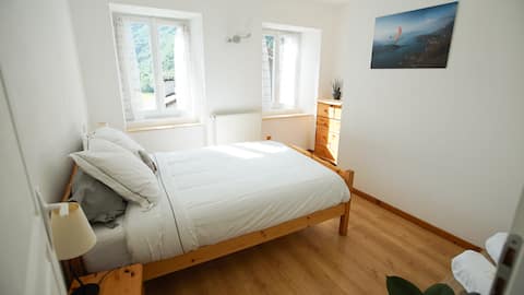 Hosted by Max and Nana