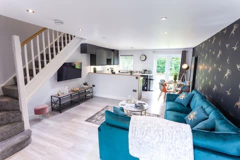 Successful Airbnb property: Beaford.Stylish,boutique house close to McrAirport in Ringway