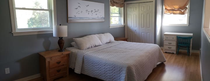Dormitorio 2 con cama tamaño king, segundo piso