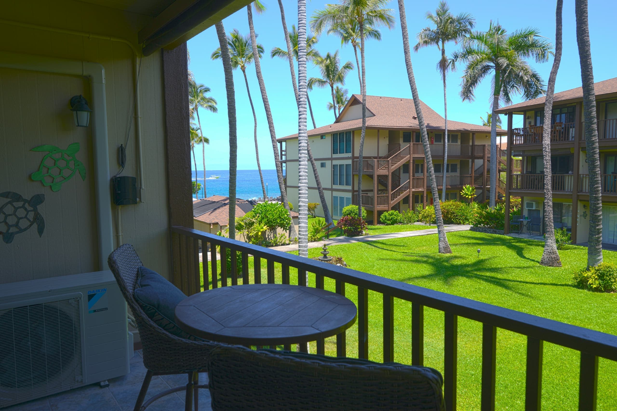 Condo in Kailua-Kona · ★4.93 · 1 bedroom · 2 beds · 1 private bath - Image 15