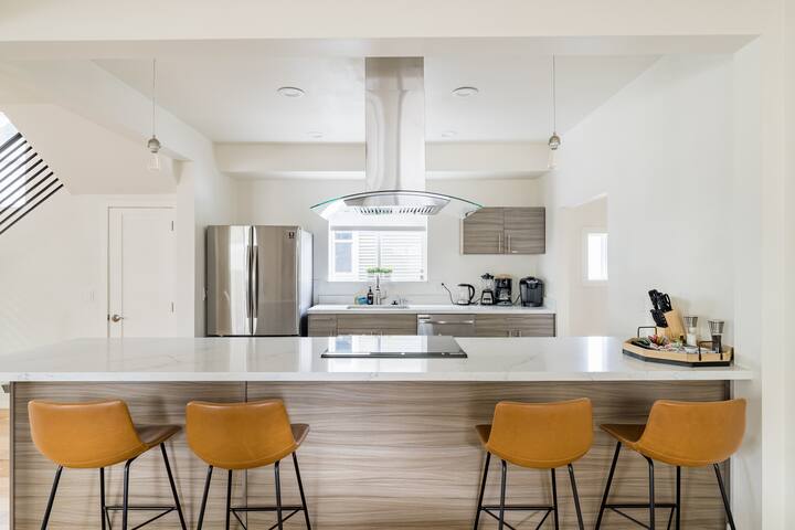 Spacious Seattle Stay | 5BR Home w/ Outdoor Space gallery image 4