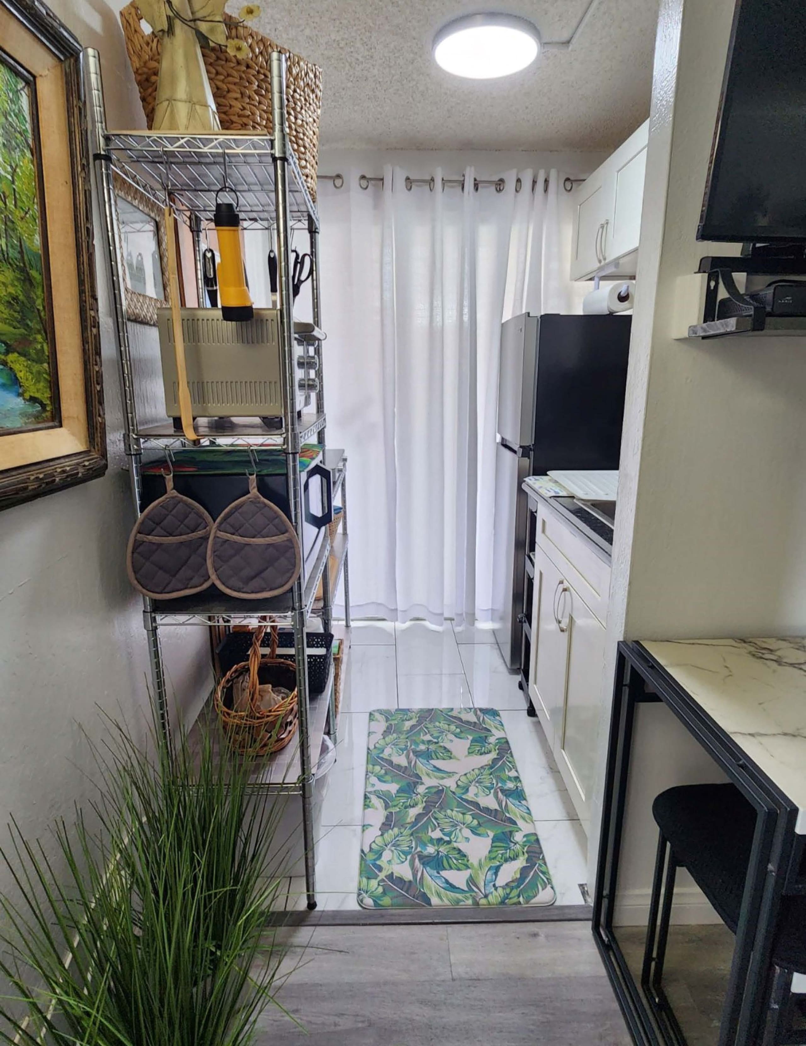 Condo in Honolulu · ★4.94 · Studio · 1 bed · 1 bath - Image 27