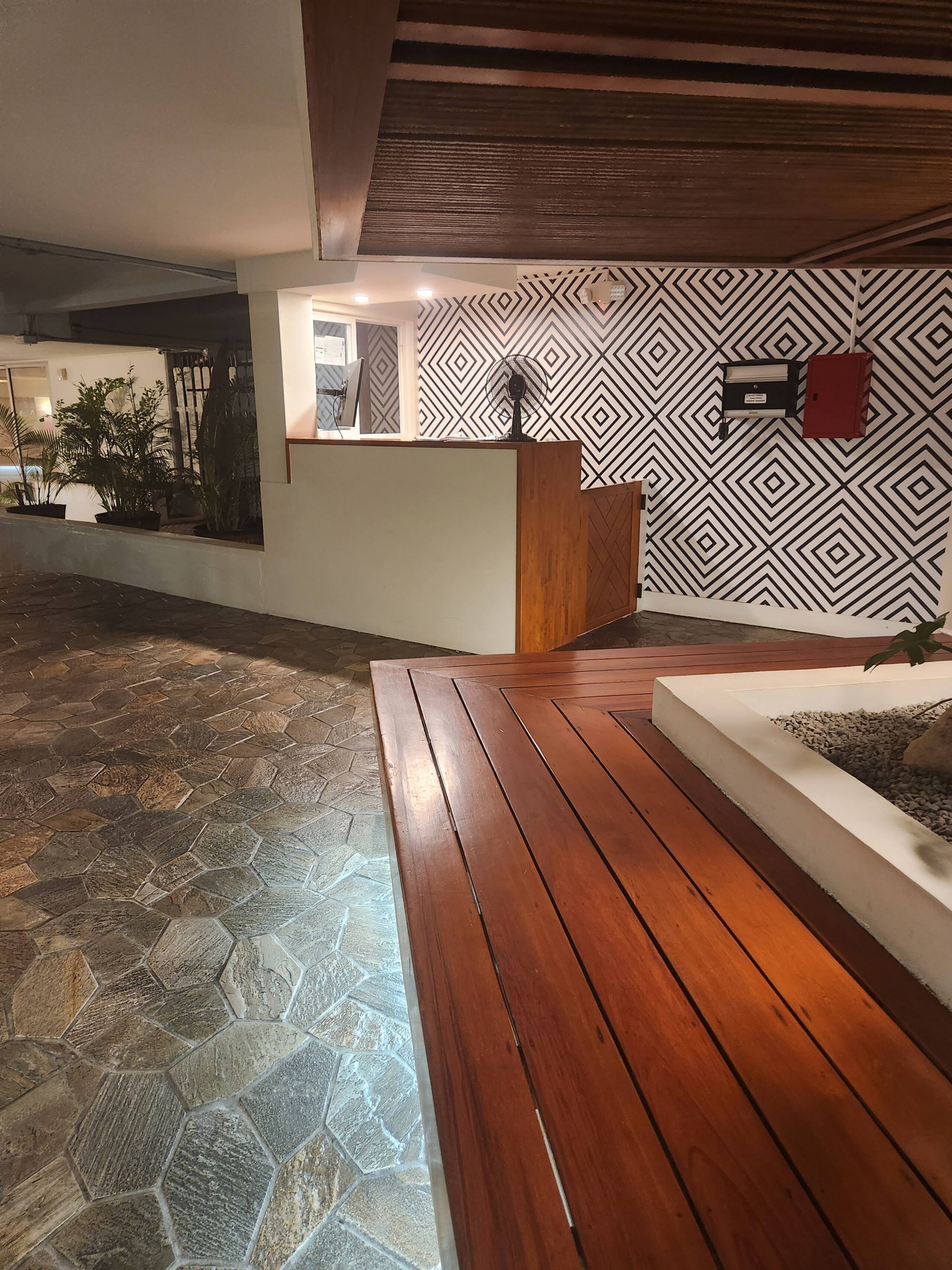 Condo in Honolulu · ★4.94 · Studio · 1 bed · 1 bath - Image 33