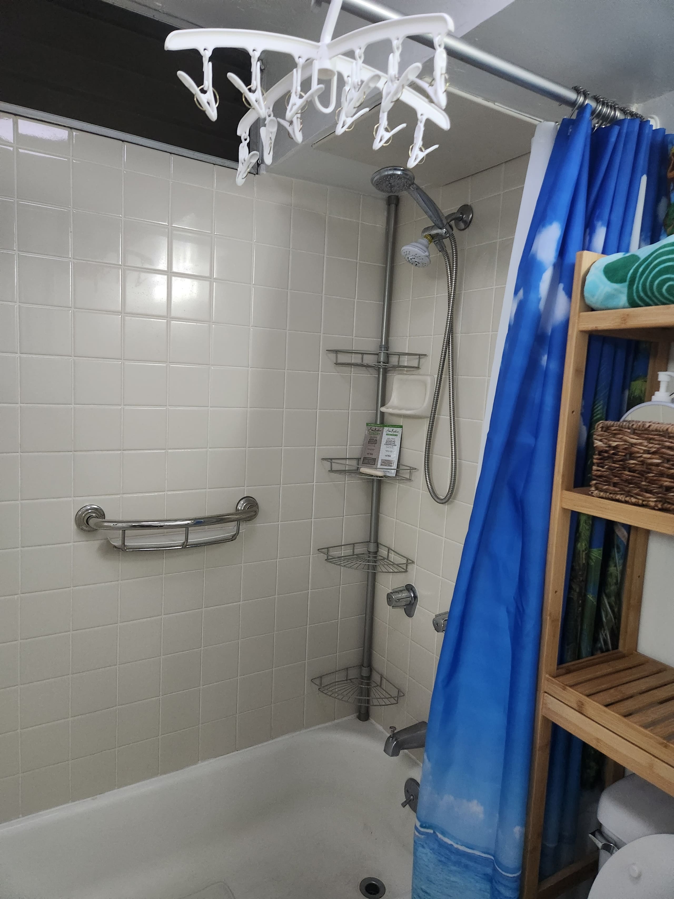 Condo in Honolulu · ★4.94 · Studio · 1 bed · 1 bath - Image 11