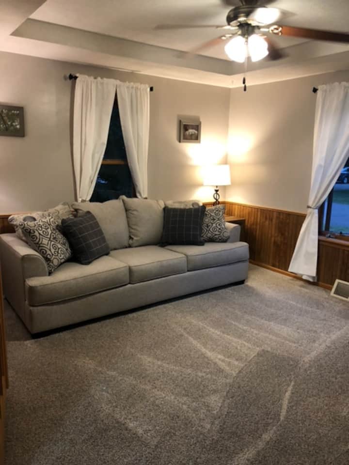 Cozy 3 Bedroom 1 Bath Residential Home - Houghton, MI