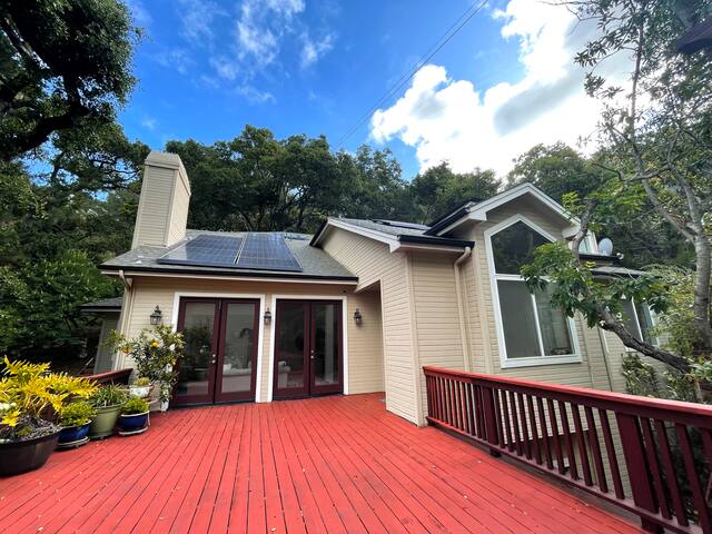 4 bed/3.5 baths & secluded house in Emerald Hills