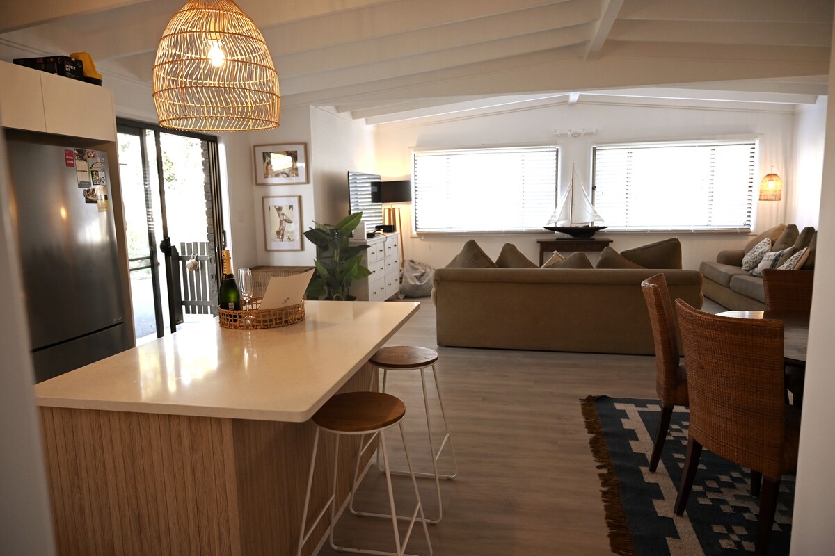 Popular Airbnb listing: Luxe Family Beach House - Boomerang Beach in Boomerang Beach