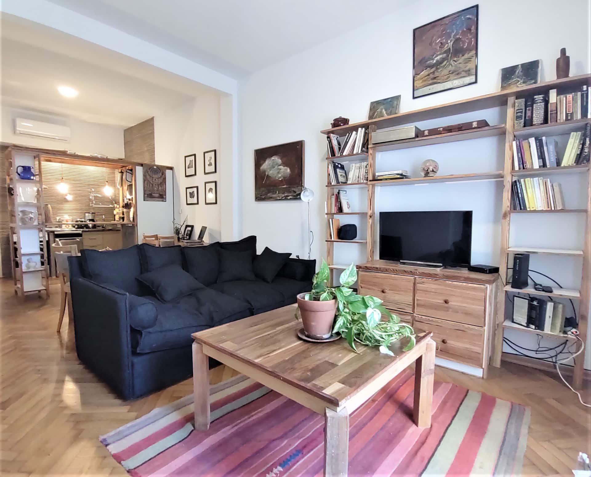 Two-bedroom apartment in Monserrat
