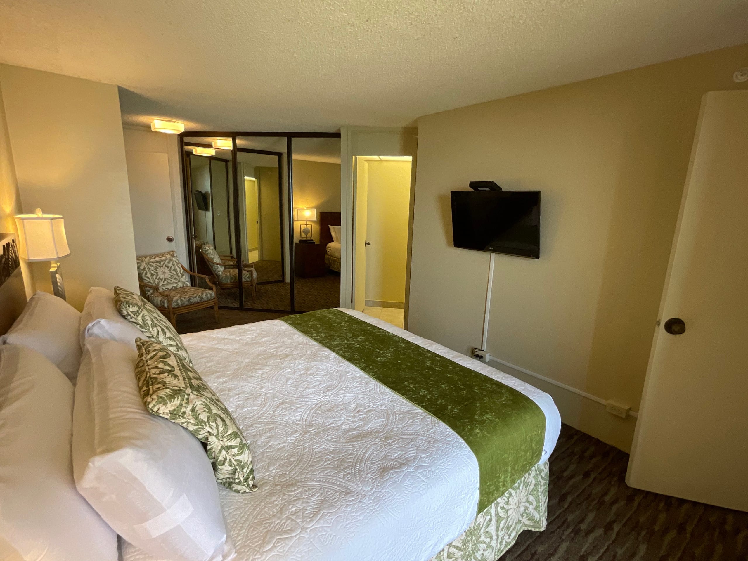 Condo in Lahaina · ★4.95 · 2 bedrooms · 4 beds · 2 baths - Image 10