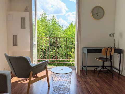 JJ's Work From Home Haven ♥ Free Parking