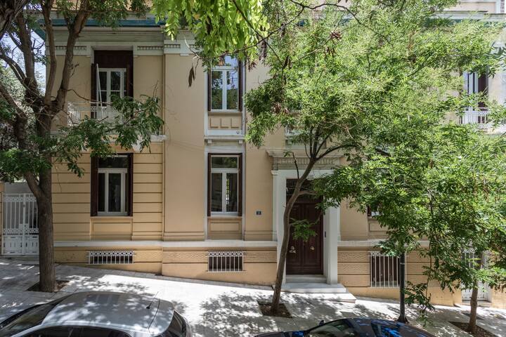 M18, Acropolis Museum, Unit 2 gallery image 4