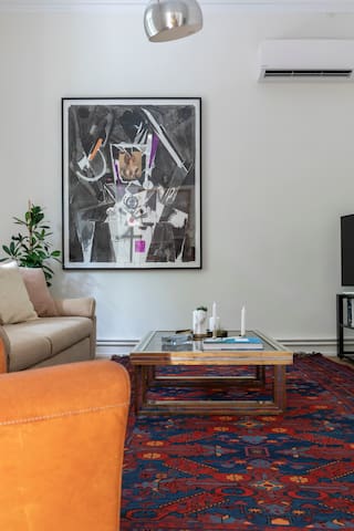 M18, Acropolis Museum, Unit 2