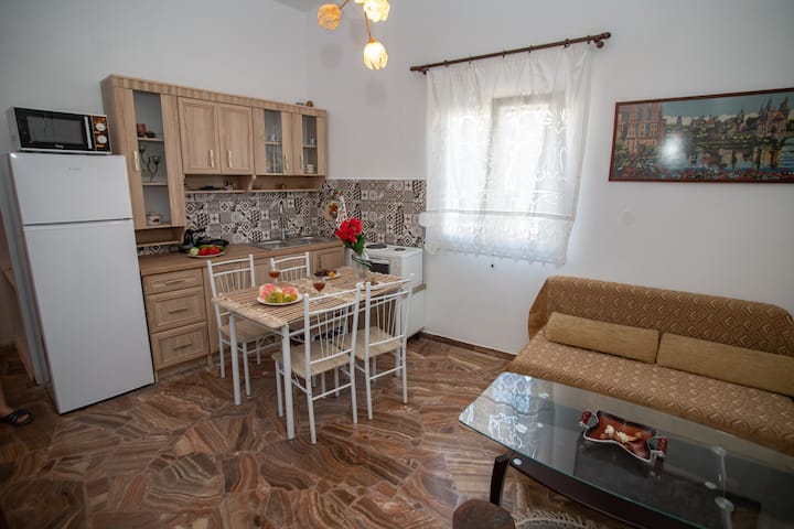 Stelios Home - Naxos