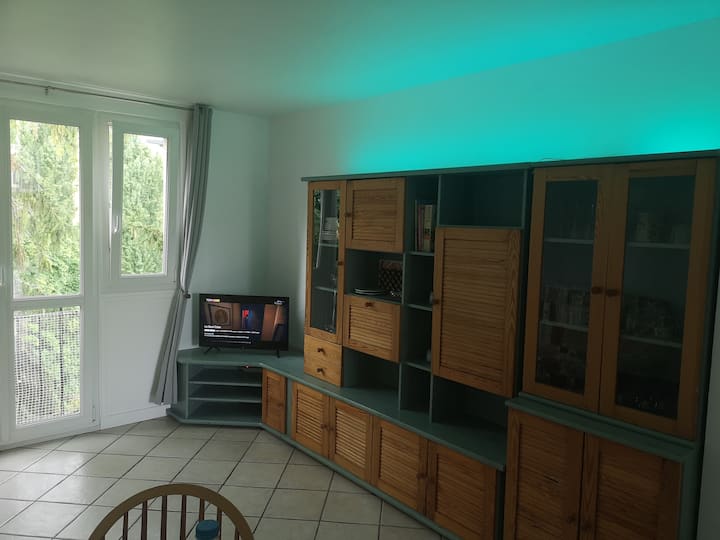 Appartement De 50m2 Avec Toutes Commodités à Pied - Cachan