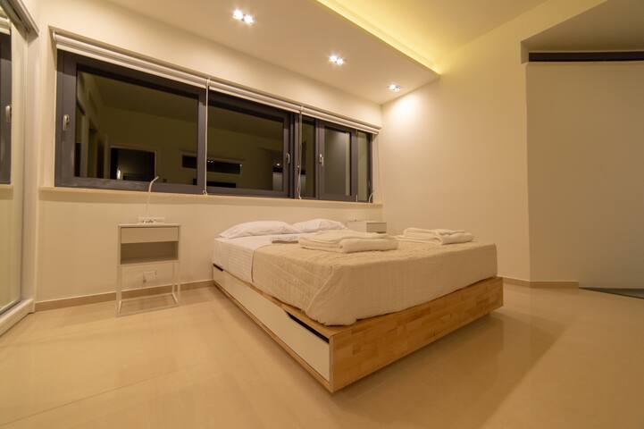 Luxury Villa Mirror – 200meters from the beach! gallery image 5