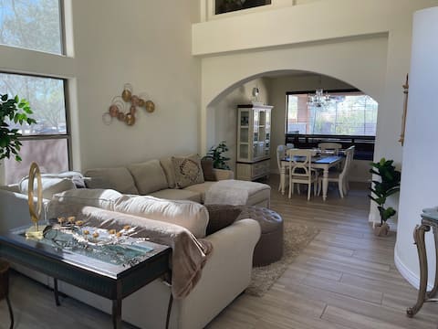 Cheerful 4 bedroom home in the heart of Oro Valley