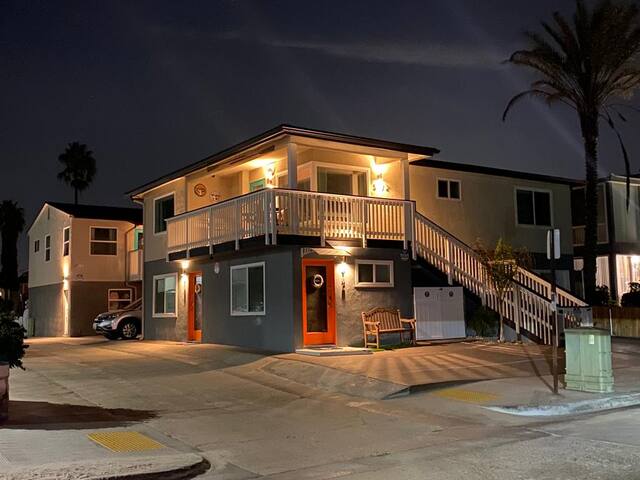 Beach Front Across From Sand 3 BR 2 BA + 2 Parking gallery image 4