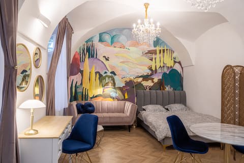 Glamorous vintage studio on Hlavna street