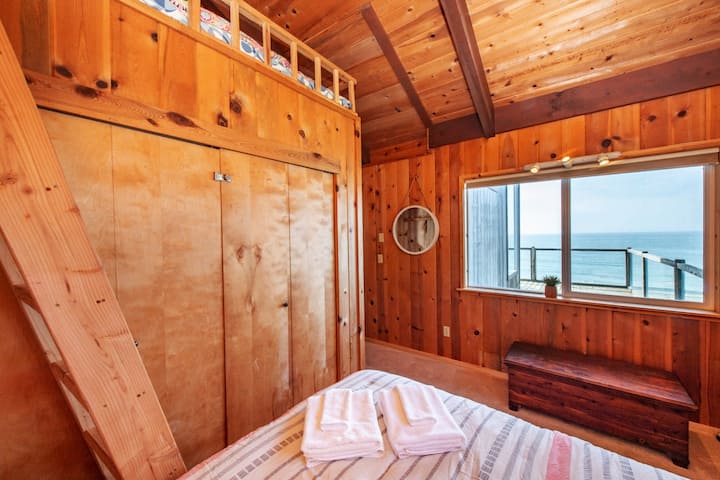 2. spavaća soba. Slušajte oceanske valove cijelu noć...Pun mjesec?? WOW! Zadivljujuće je vidjeti kako se odbija od oceana! 