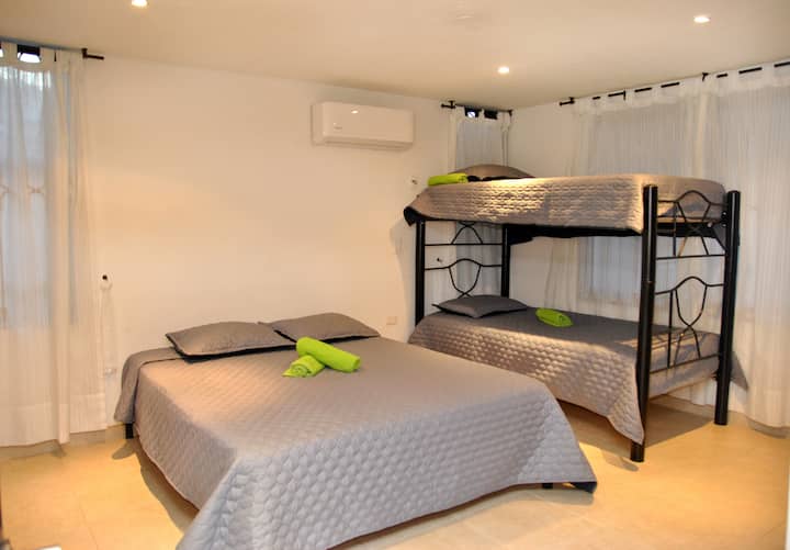 02房间，带空调