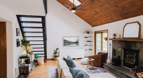 Successful Airbnb property: 5 mins to Belleayre Beach | Firepits, games… in Catskills