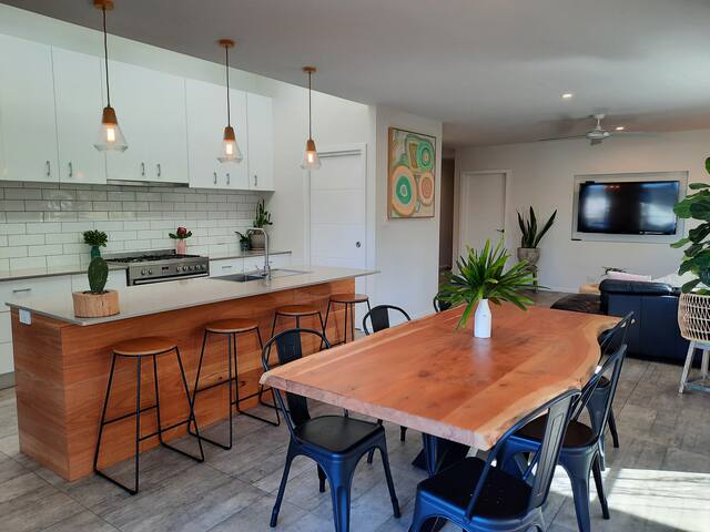 FAIRWAYS golf course frontage, close to the beach gallery image 5