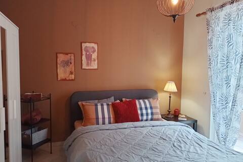 Central Artistic 2-Bedroom Apartment