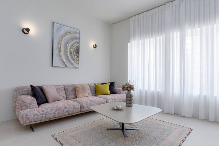 THIRAMENOUS RESIDENCE – FIVOS SUITE gallery image 2