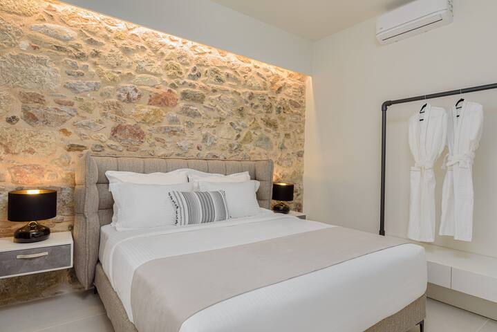 THIRAMENOUS RESIDENCE – FIVOS SUITE gallery image 4