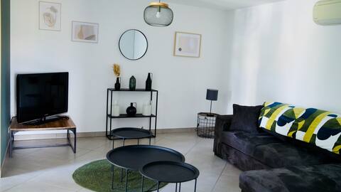 "A Tranquilita" Ground floor villa between sea & mountain
