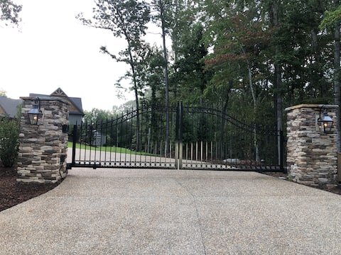 Successful Airbnb property: Where the Tigers Play! in Keowee Key