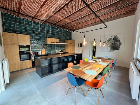 Spacious authentic tower house with free parking.