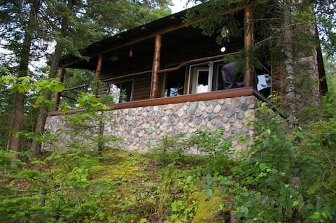 Silver Falls Log Cabin -Off Grid Luxury Adventure!