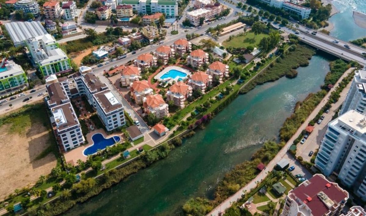 Denize 100 metre Dim Çayı Yanında 2+1