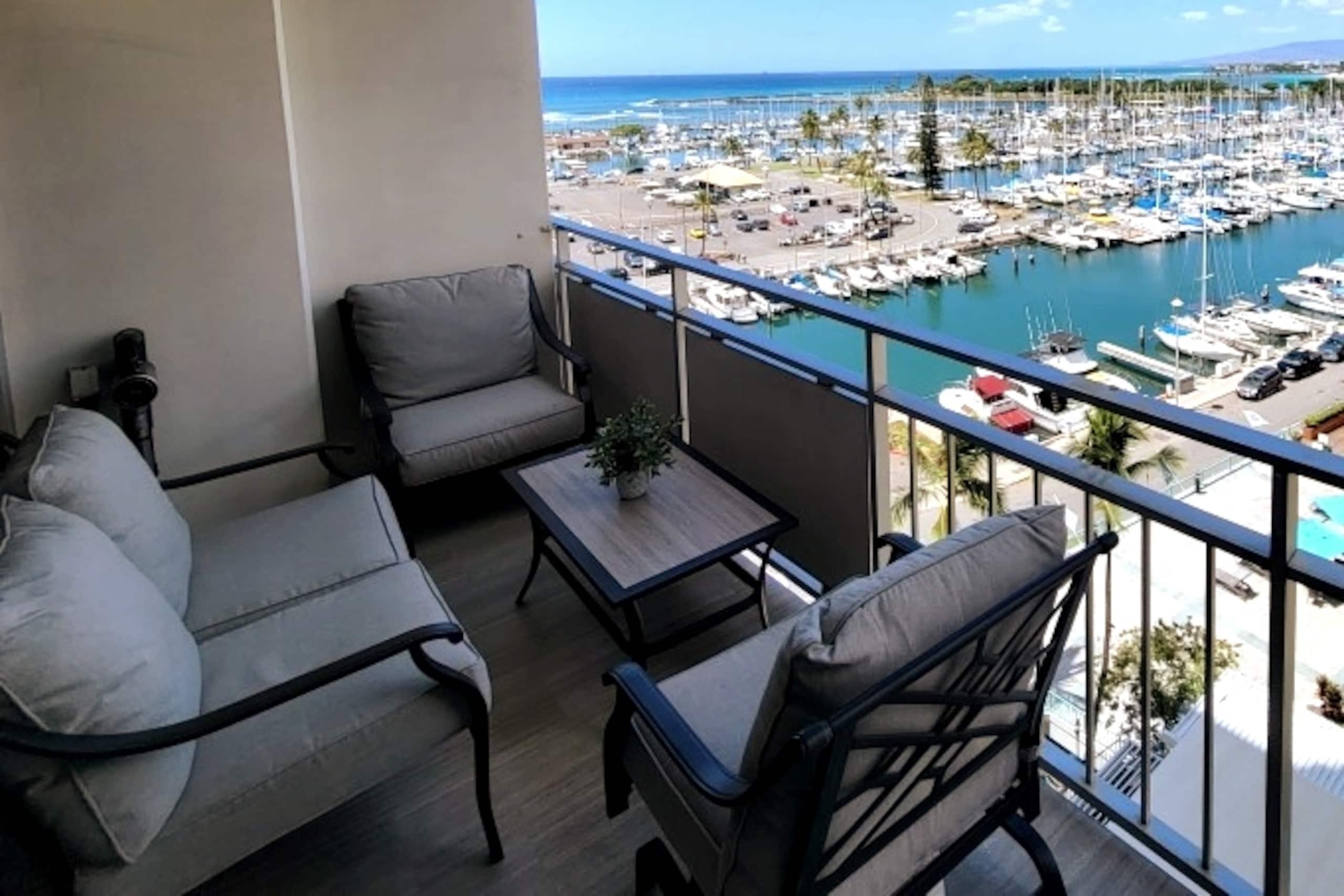 Condo in Honolulu · ★4.96 · 1 bedroom · 2 beds · 1 bath - Image 10