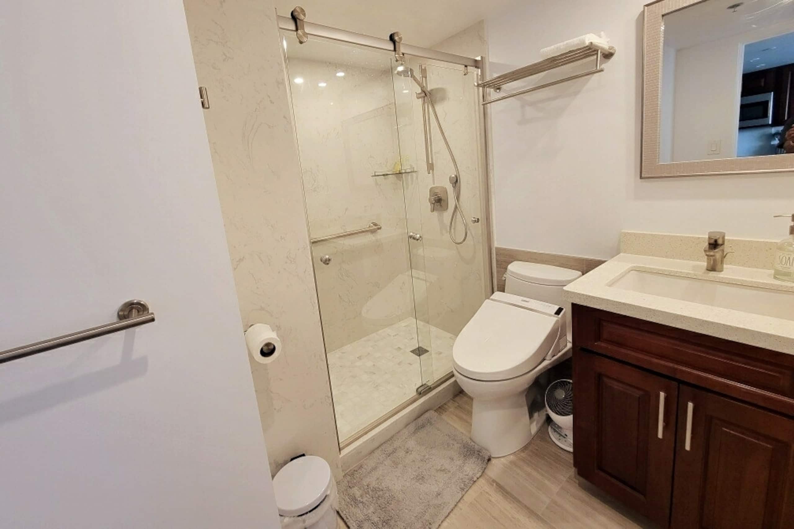 Condo in Honolulu · ★4.96 · 1 bedroom · 2 beds · 1 bath - Image 8