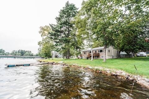 Cozy Keyes Cottage- Rare Lakefront Getaway