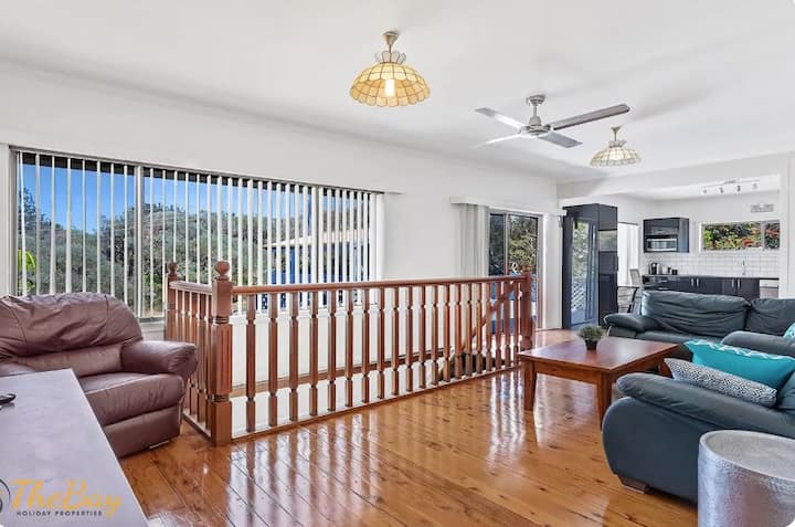 Pet Friendly 3 Bedroom Duplex At Fishermans Bay - Lemon Tree Passage