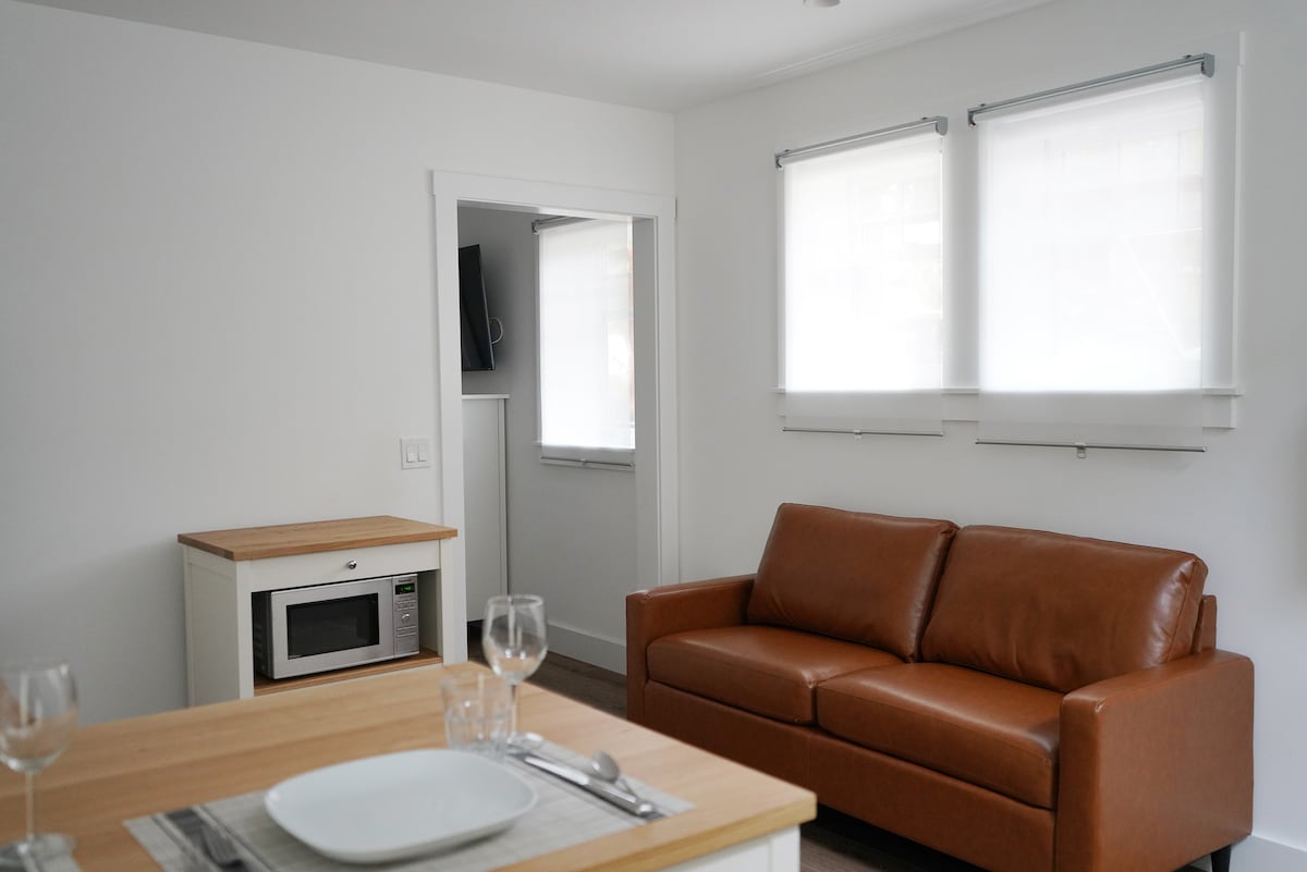 Top performing Airbnb: Quiet Comfortable and Elegant Urban Retreat in Oakland / Berkeley