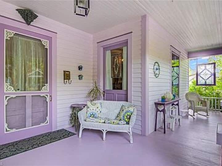 Top 12 Luxury Airbnb Vacation Rentals In Greensboro, North Carolina