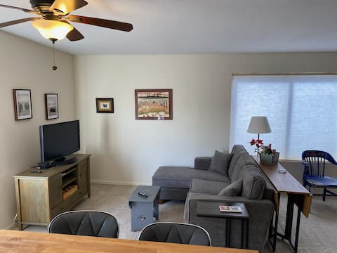 Popular Airbnb listing: Guest House with Fabulous Views- NE Tucson in Tanque Verde