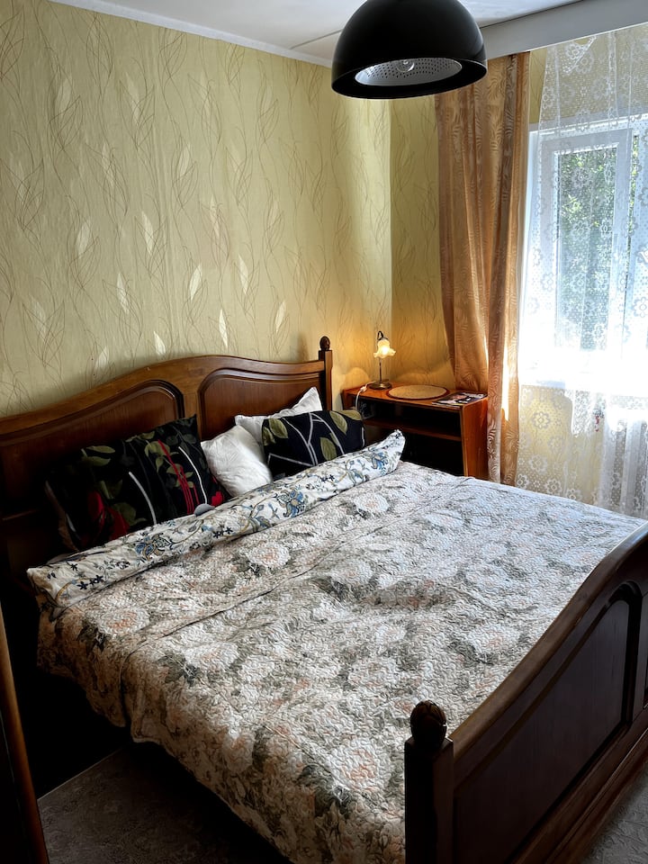 Dhomë gjumi me krevat dopio "queen"