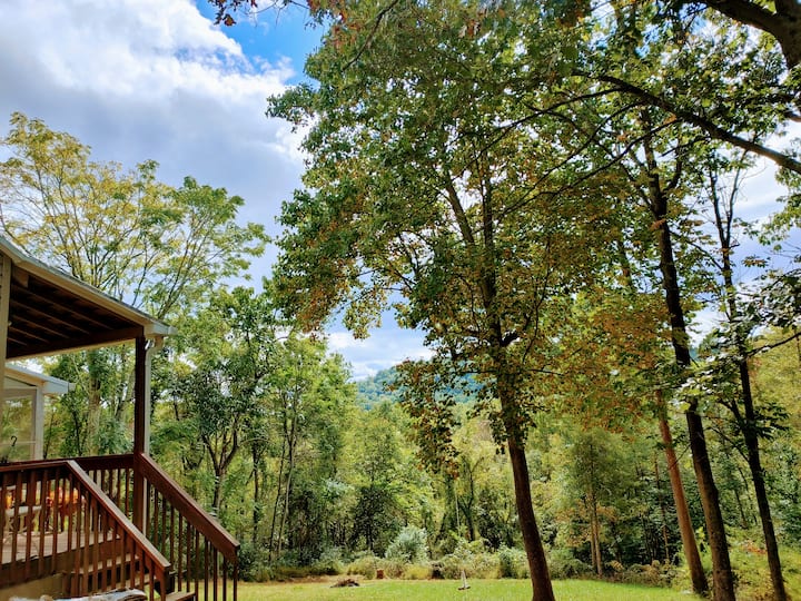 Hidden Gem on Hidden Valley Lane - Cabins for Rent in Linden