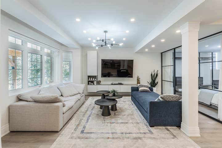 Modern Comfort In A Luxury Guest Suite - Vaughan