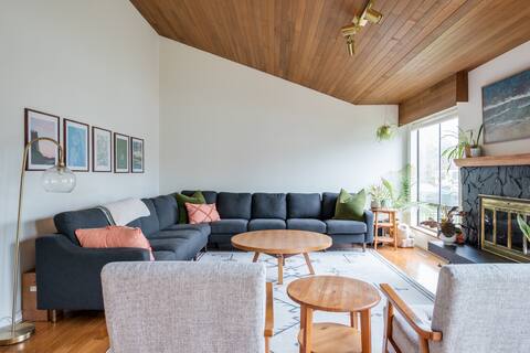 Bright & Sunny 5-Bedroom House