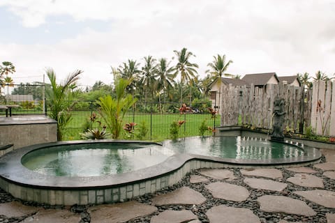 Entire Private Pool Villa with Paddy View at Ubud