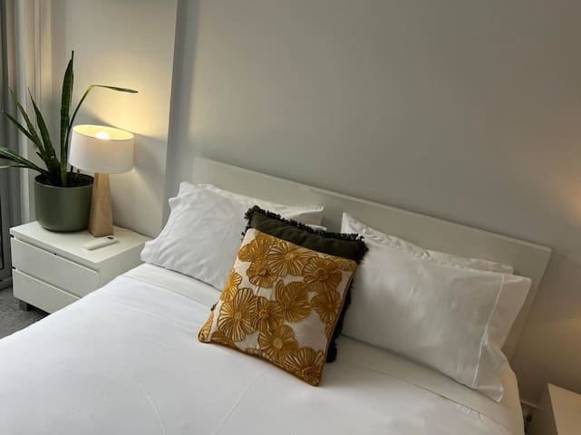 2 Bedroom 2 Bathroom Apartment near Hospitals